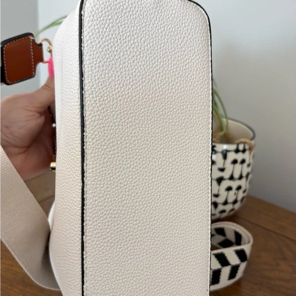 Elegant White and Brown Shoulder Bag with geometric strap - Picture 6 of 14